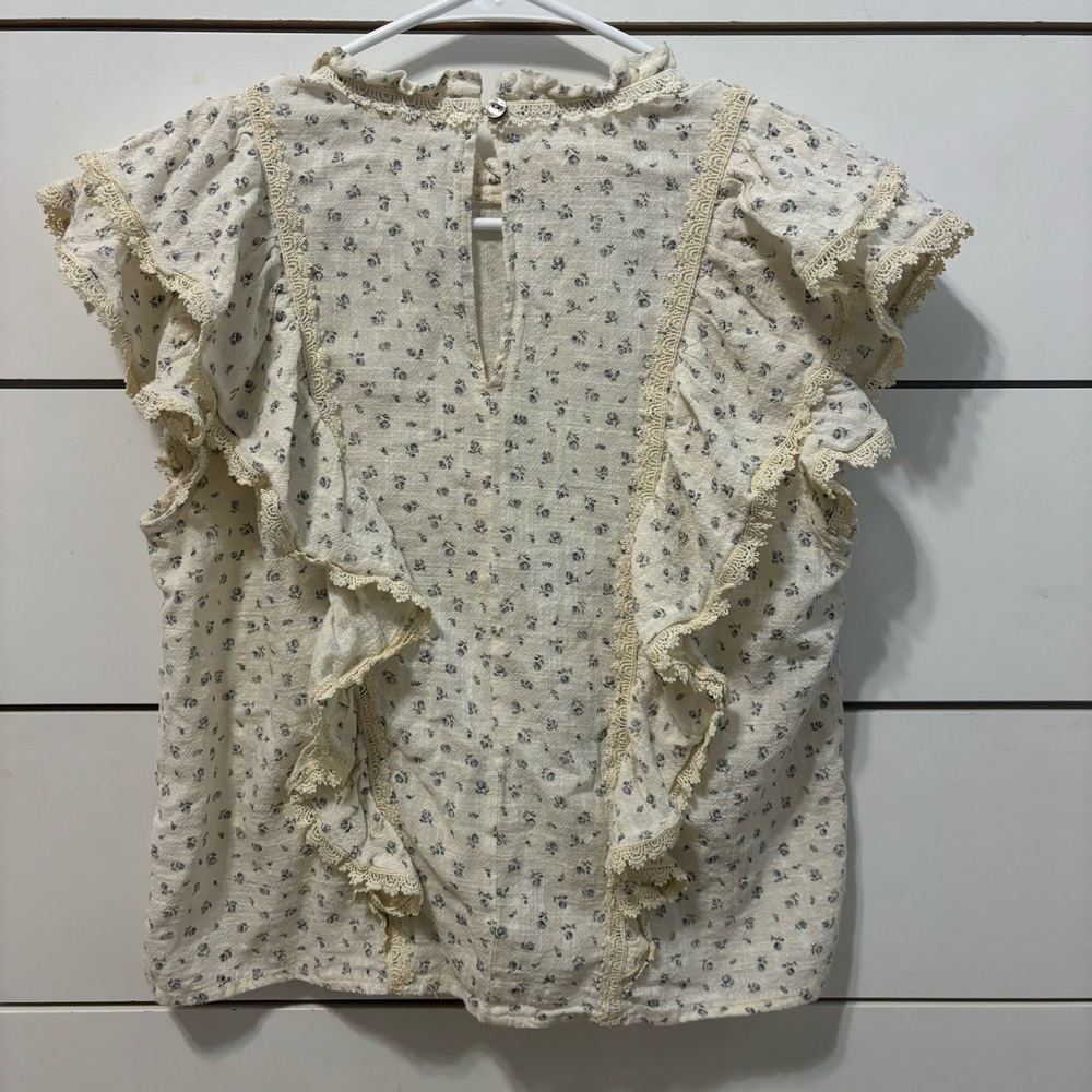 Karlie Cream Floral Flutter Sleeve Top - Picture 3 of 5